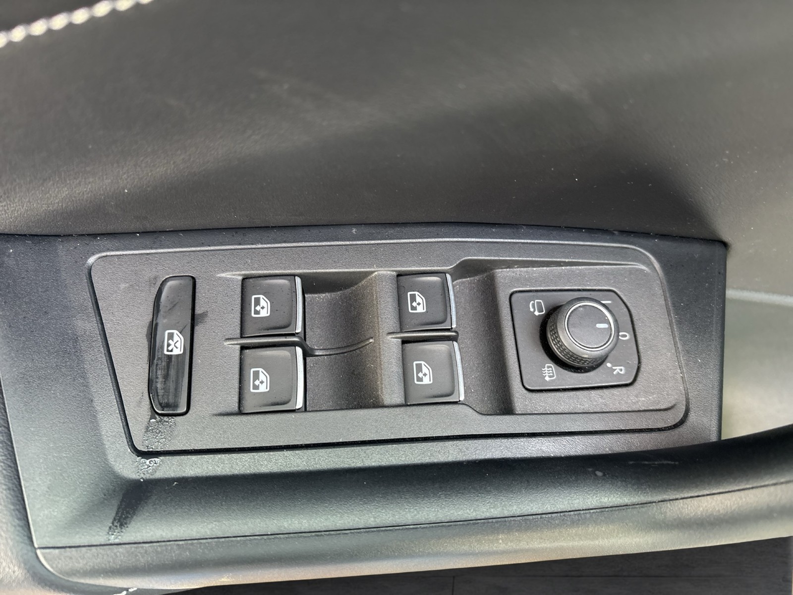 Volkswagen T-Roc 1.0 STYLE PANO AHK CAM ACC LM17 NAVI LED+