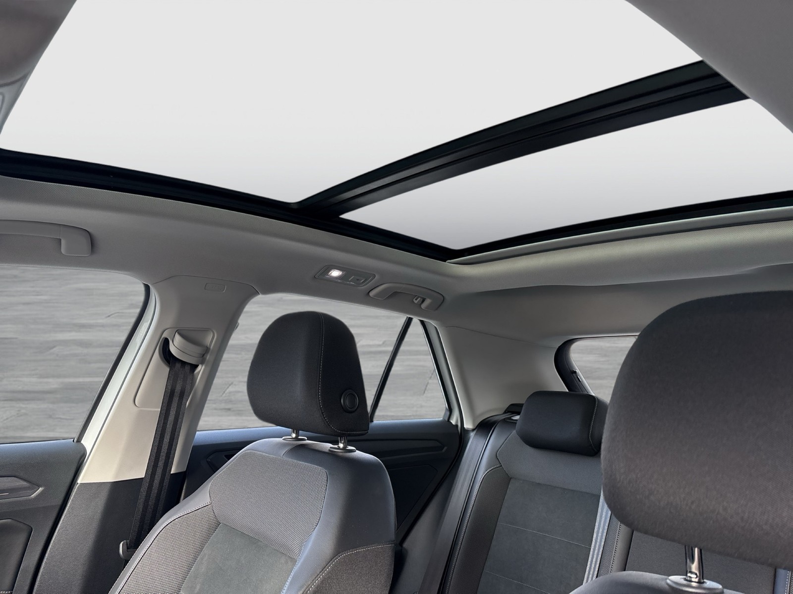 Volkswagen T-Roc 1.0 STYLE PANO AHK CAM ACC LM17 NAVI LED+