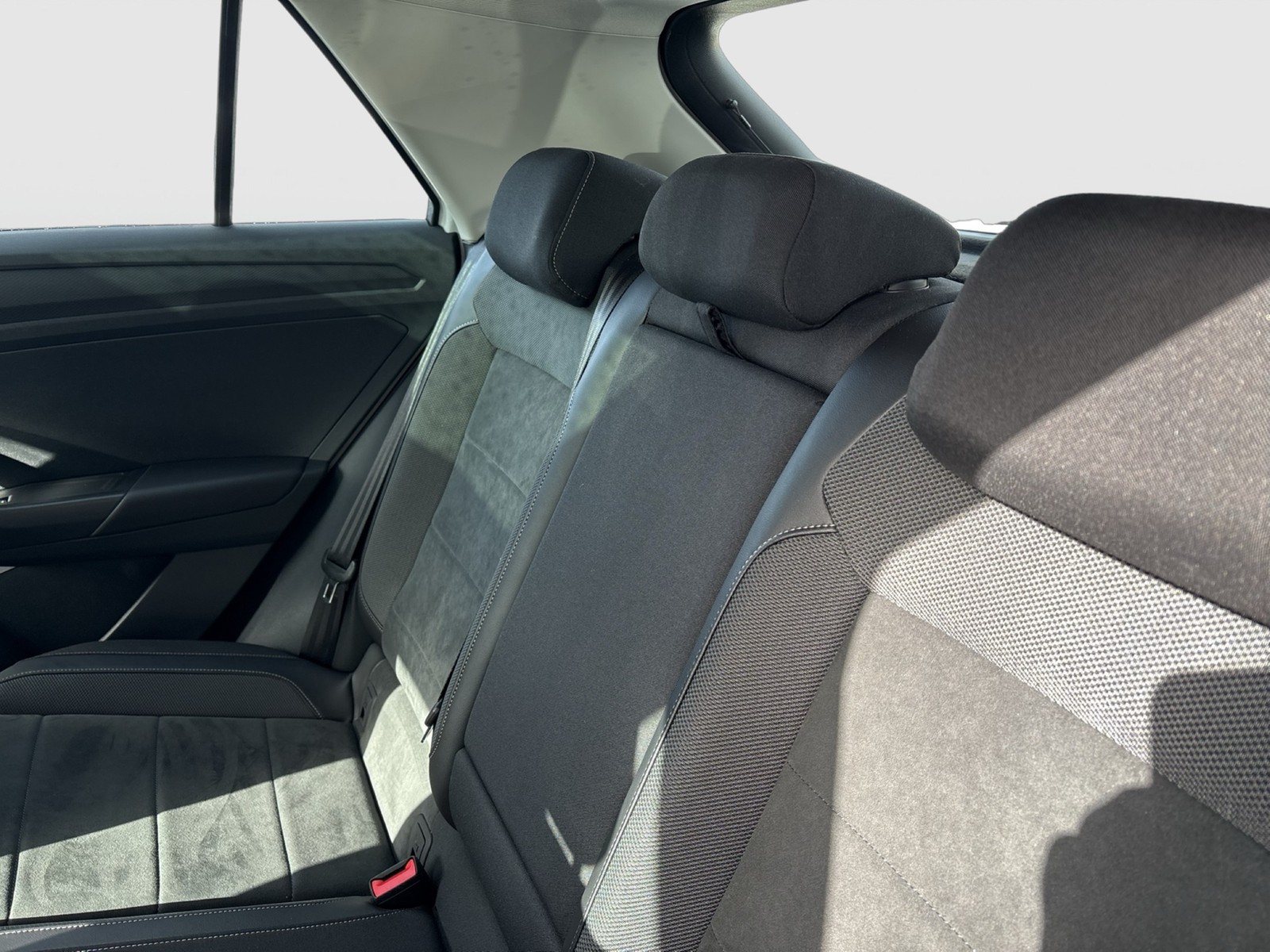 Volkswagen T-Roc 1.0 STYLE PANO AHK CAM ACC LM17 NAVI LED+