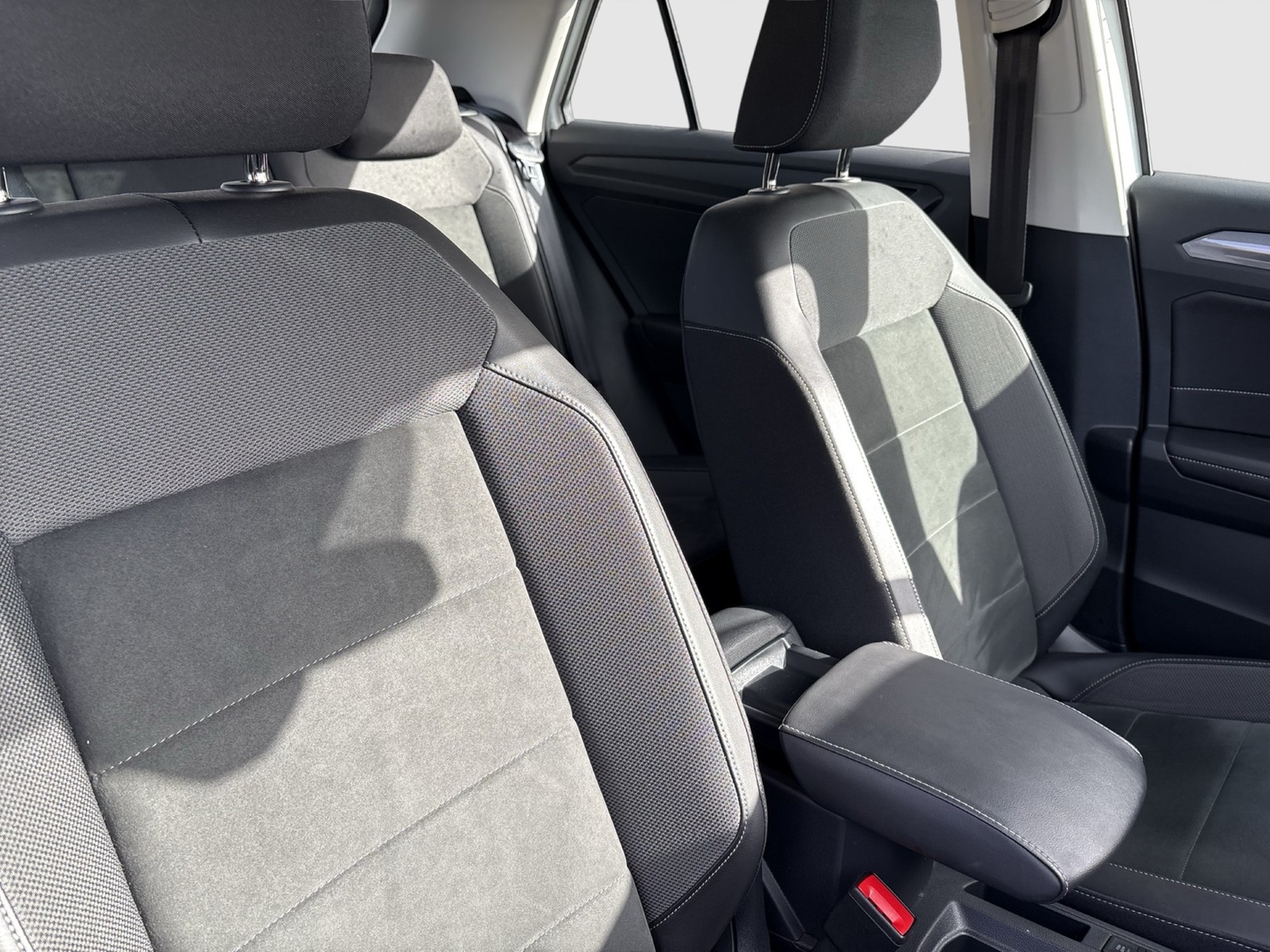 Volkswagen T-Roc 1.0 STYLE PANO AHK CAM ACC LM17 NAVI LED+