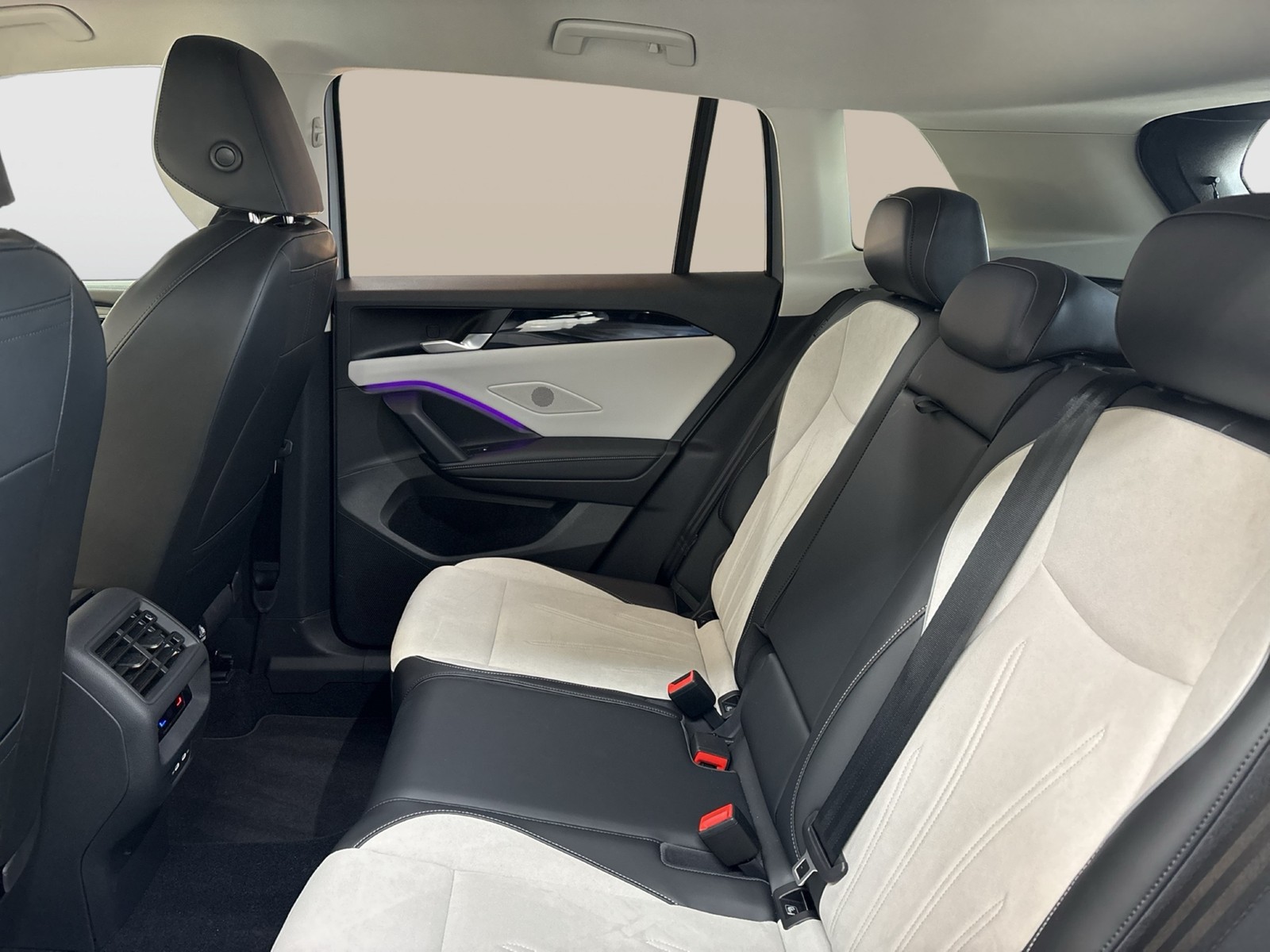 Volkswagen Tiguan 2.0 ELEGANCE 4X4 AHK KAMERA