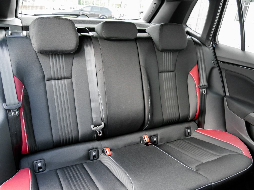 Skoda Kamiq 1.5 MONTE CARLO PANO CAM ACC LM18 NAVI
