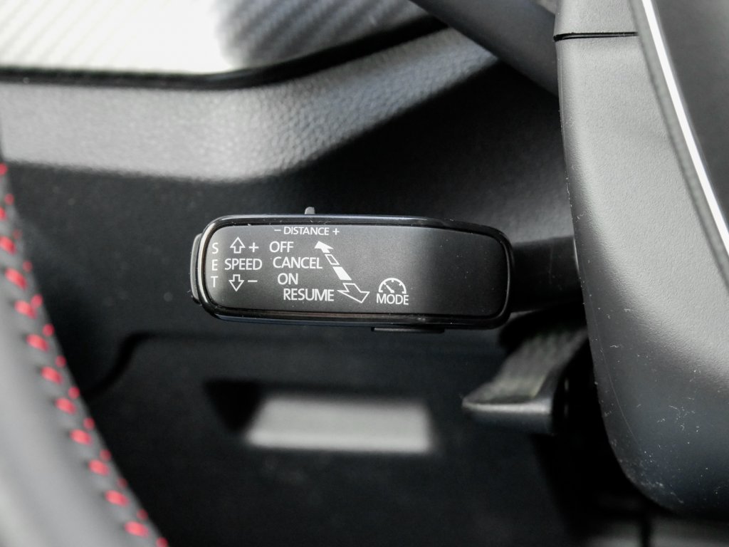 Skoda Kamiq 1.5 MONTE CARLO PANO CAM ACC LM18 NAVI