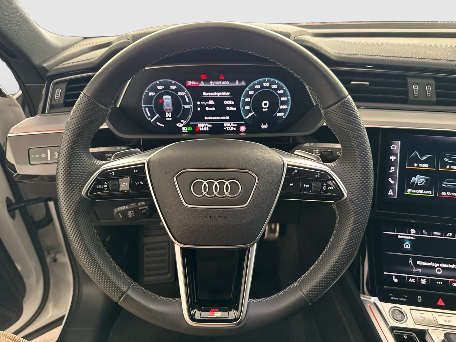 Audi Q8 e-tron 55 Qu. S LINE PANO AHK digitalMATRIX
