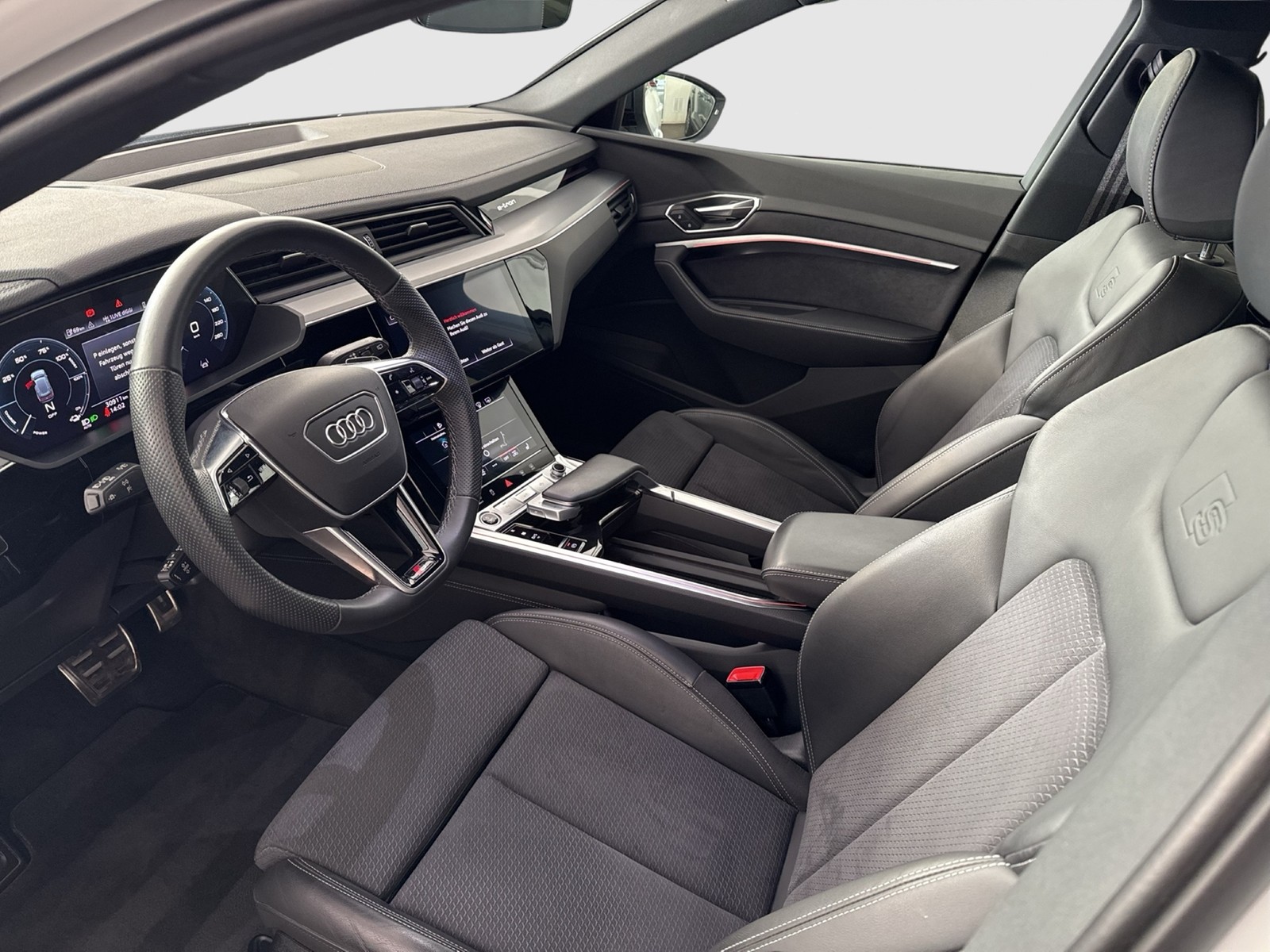 Audi Q8 e-tron 55 Qu. S LINE PANO AHK digitalMATRIX