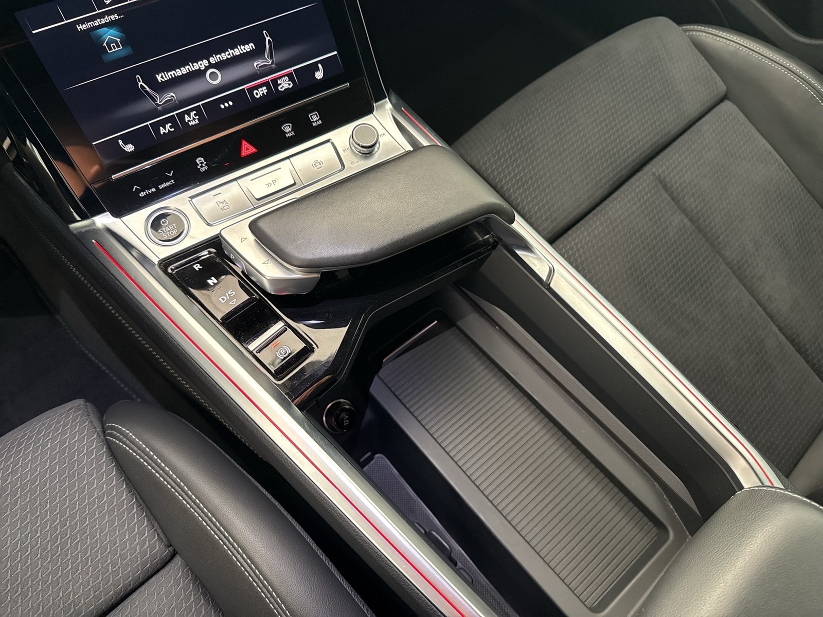 Audi Q8 e-tron 55 Qu. S LINE PANO AHK digitalMATRIX
