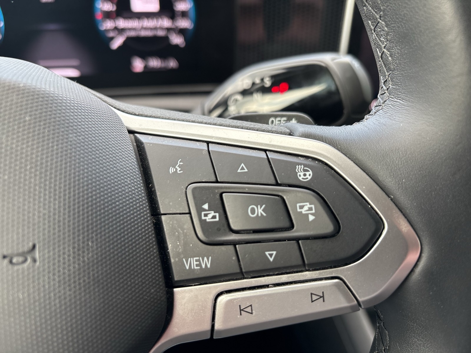 Volkswagen Tiguan 1.5 HYBRID LIFE NAVI AHK KAMERA