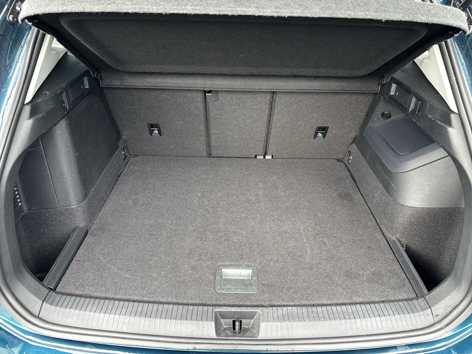 Volkswagen Tiguan 1.5 HYBRID LIFE NAVI AHK KAMERA