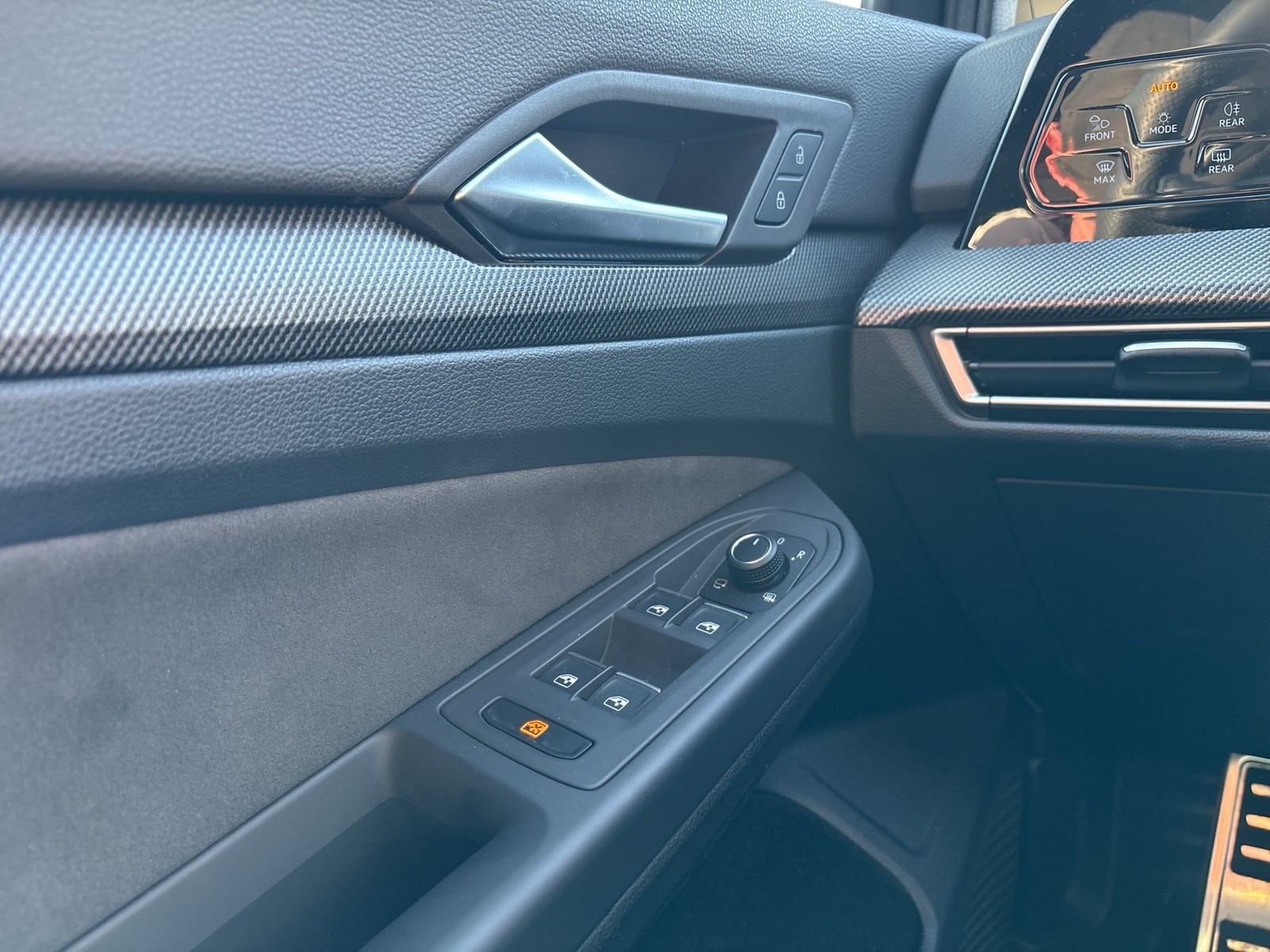 Volkswagen Golf VIII 1.5 R-LINE BLACK STYLE FACELIFT CAM ACC LM18 NAVI