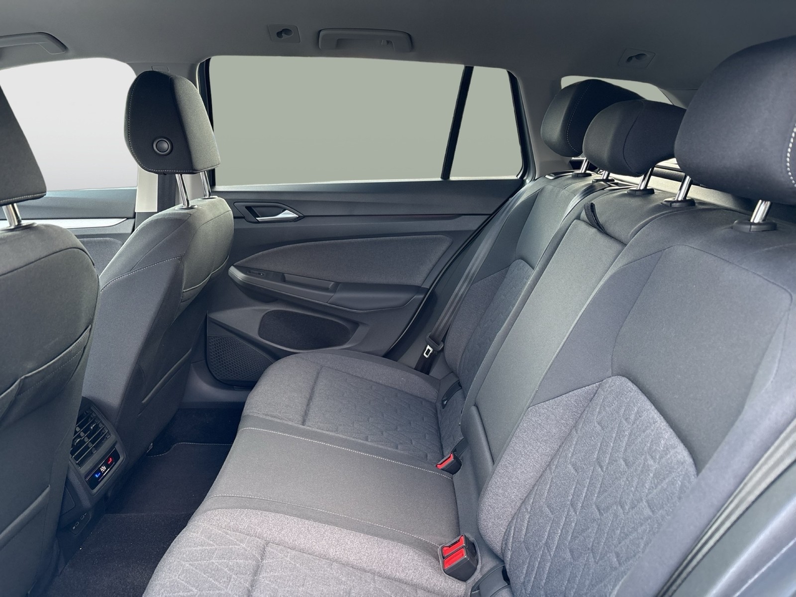 Volkswagen Golf Variant VIII 1.5 LIFE SITZHEIZUNG ACC