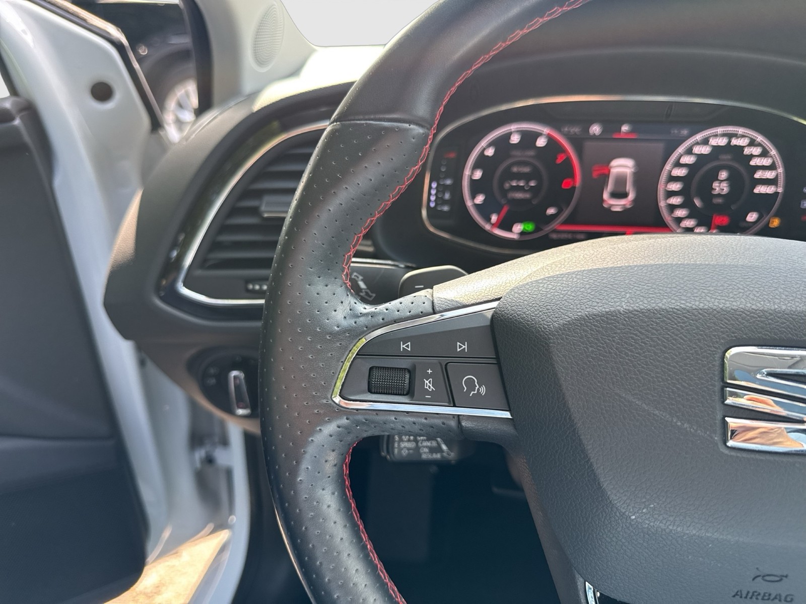 Seat Leon ST 2.0 FR PANO ACC ALU18" NAVI KAMERA