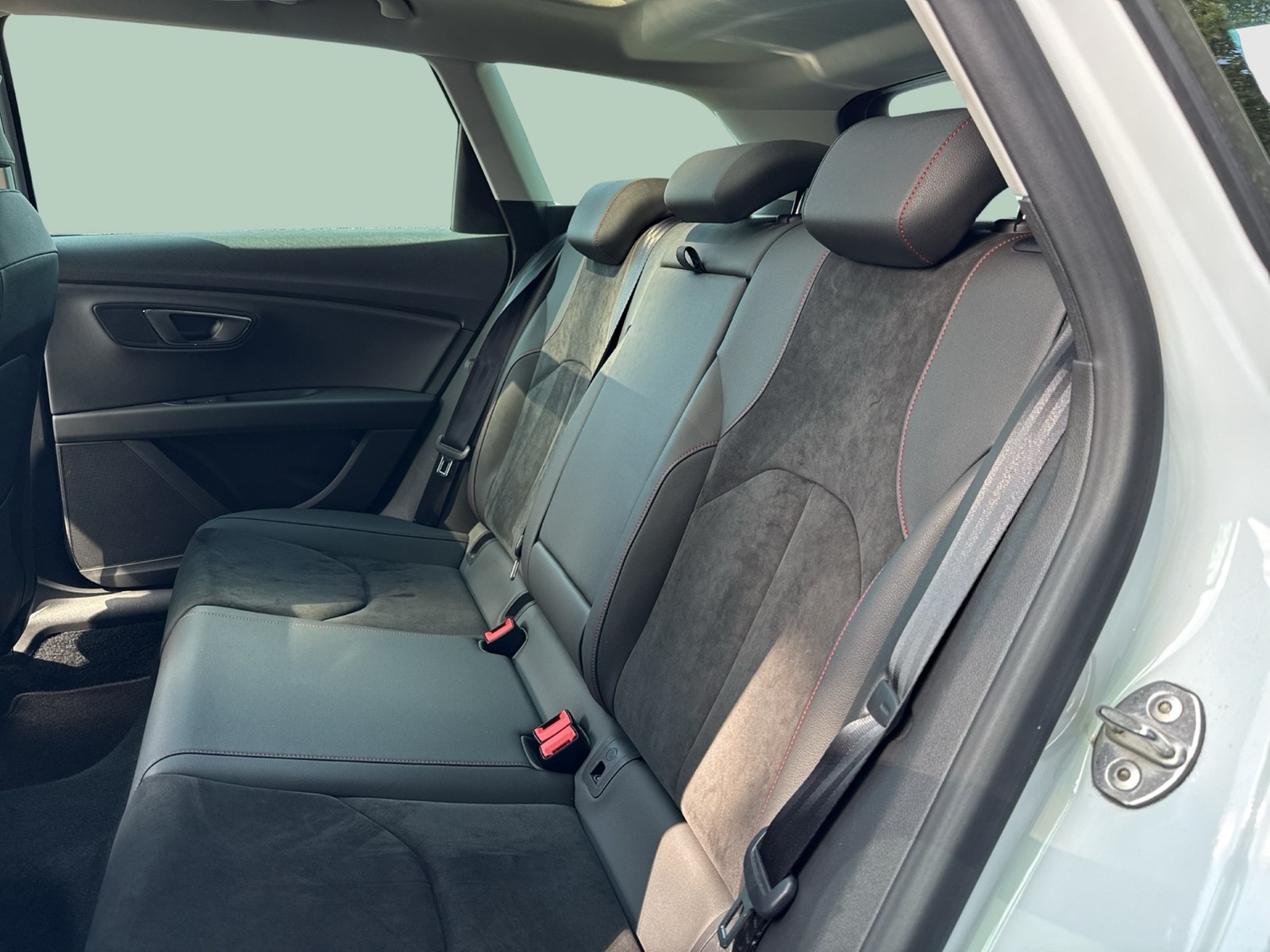 Seat Leon ST 2.0 FR PANO ACC ALU18" NAVI KAMERA