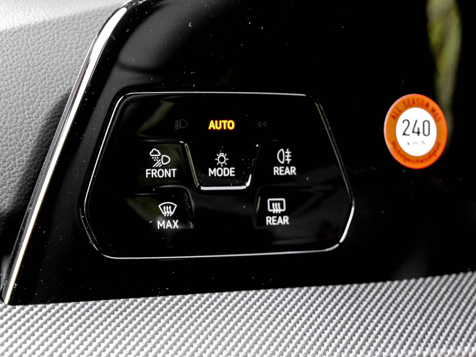 Volkswagen Golf VIII 1.5 R-LINE BLACK STYLE FACELIFT CAM ACC LM18 NAVI