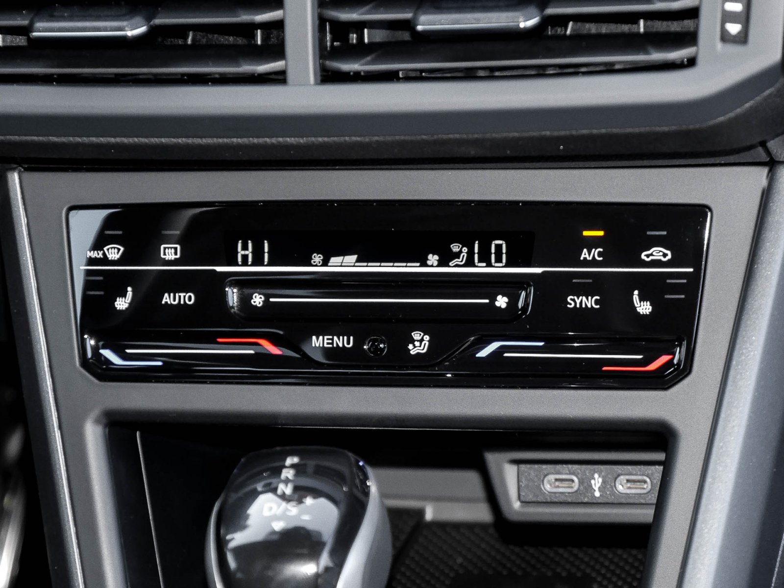 Volkswagen Polo 1.0 R-LINE CAM ACC LM17 NAVI CARPLAY SITZHZ