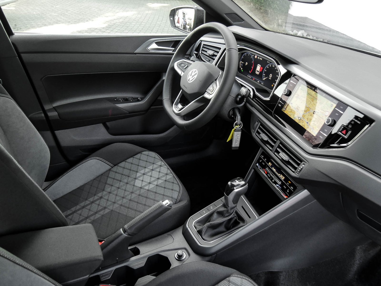 Volkswagen Polo 1.0 R-LINE CAM ACC LM17 NAVI CARPLAY SITZHZ