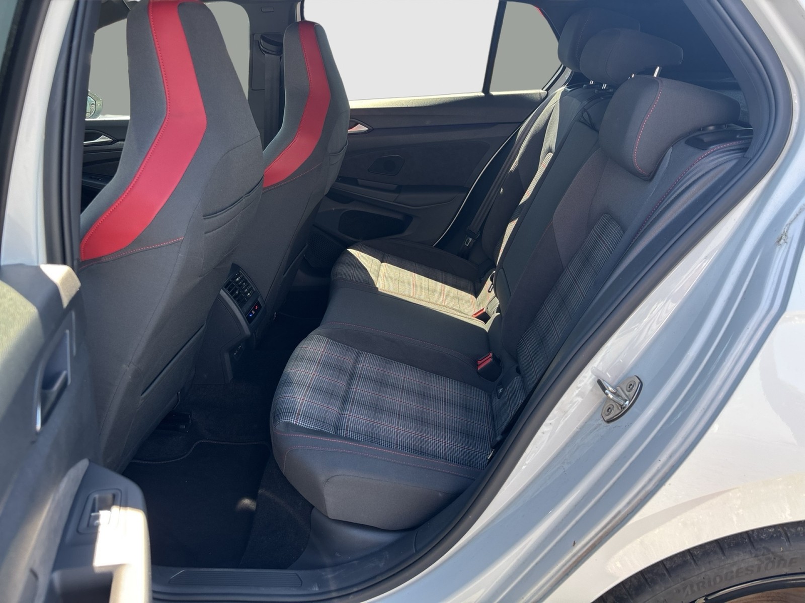 Volkswagen Golf 2.0 GTI H.KARDON ALU19 MATRIX PANO BLACK