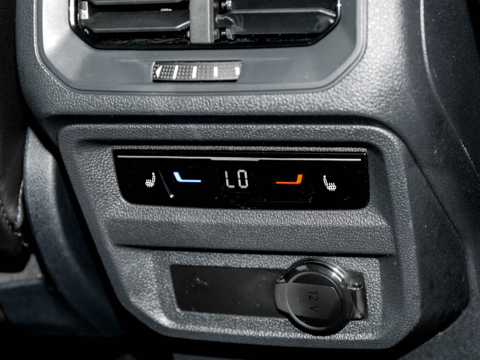 Volkswagen Tiguan 2.0 R-LINE STANDHZ. AHK CAM ACC LM19 NAVI