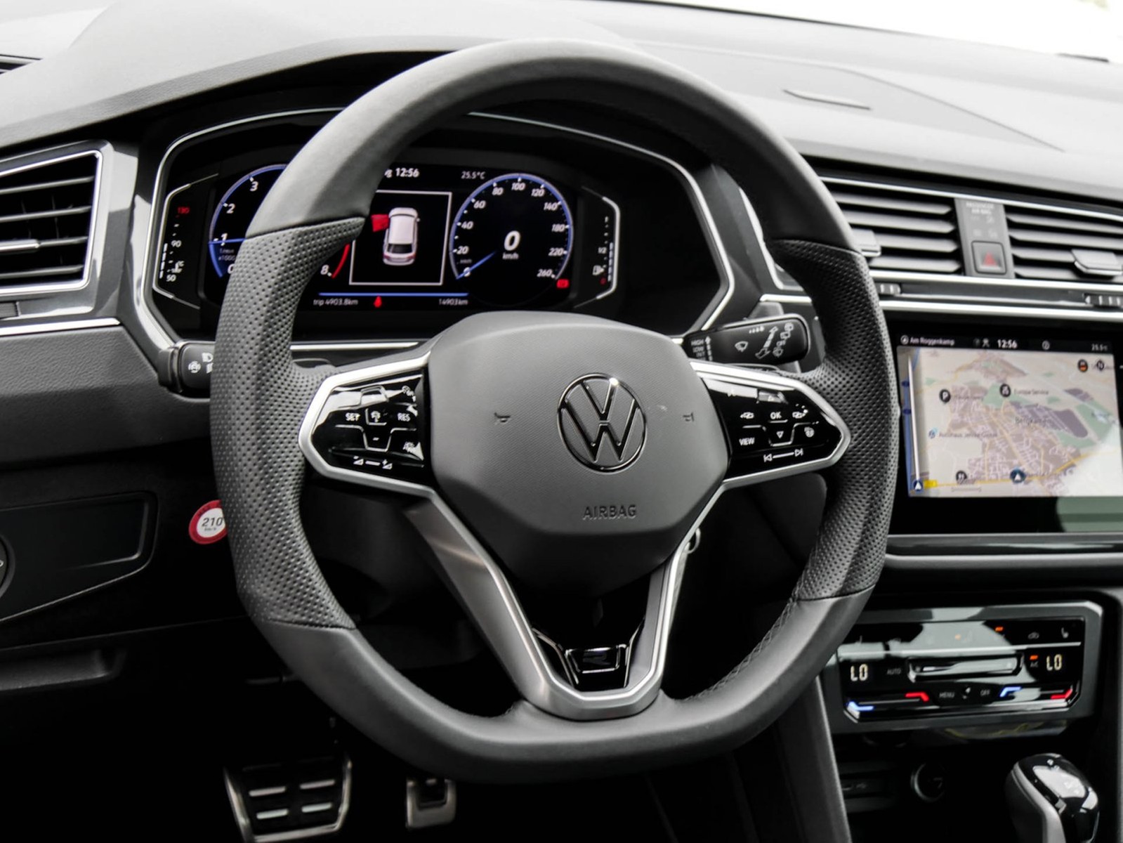 Volkswagen Tiguan 2.0 R-LINE STANDHZ. AHK CAM ACC LM19 NAVI
