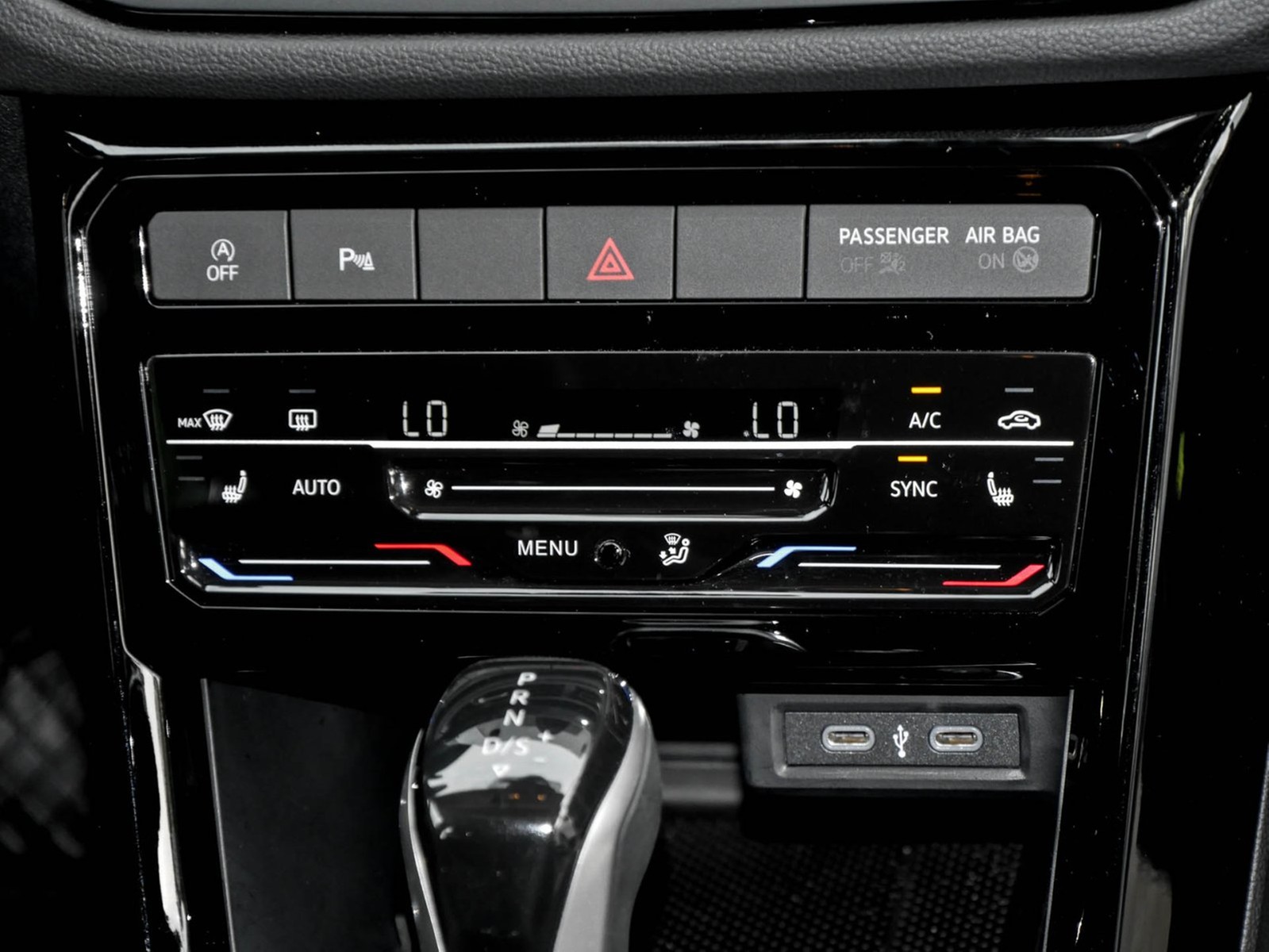 Volkswagen T-Cross 1.0 LIFE ACC ALU LED CARPLAY SITZHEIZUNG