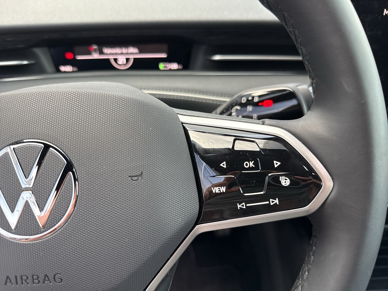 Volkswagen ID.7 Tourer PRO WÄRMEPUMPE AHK 360°CAM ACC LM20