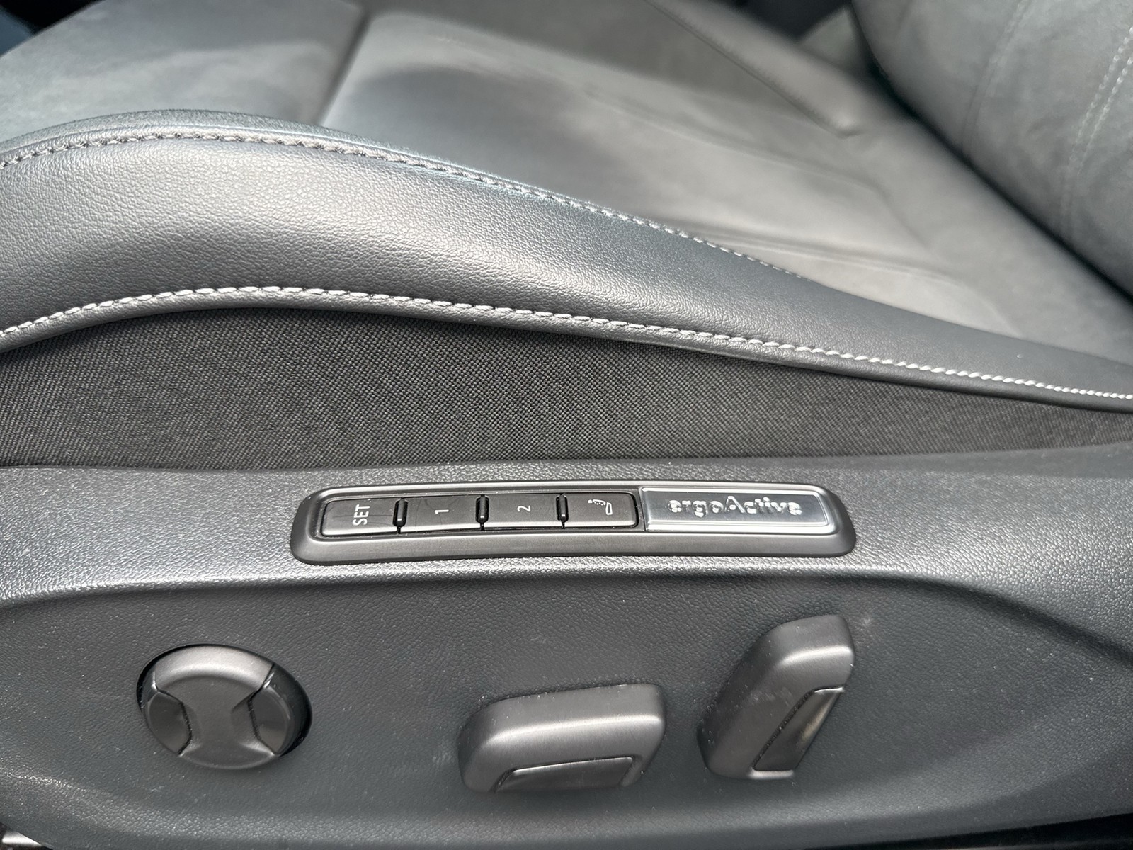 Volkswagen ID.7 Tourer PRO WÄRMEPUMPE AHK 360°CAM ACC LM20