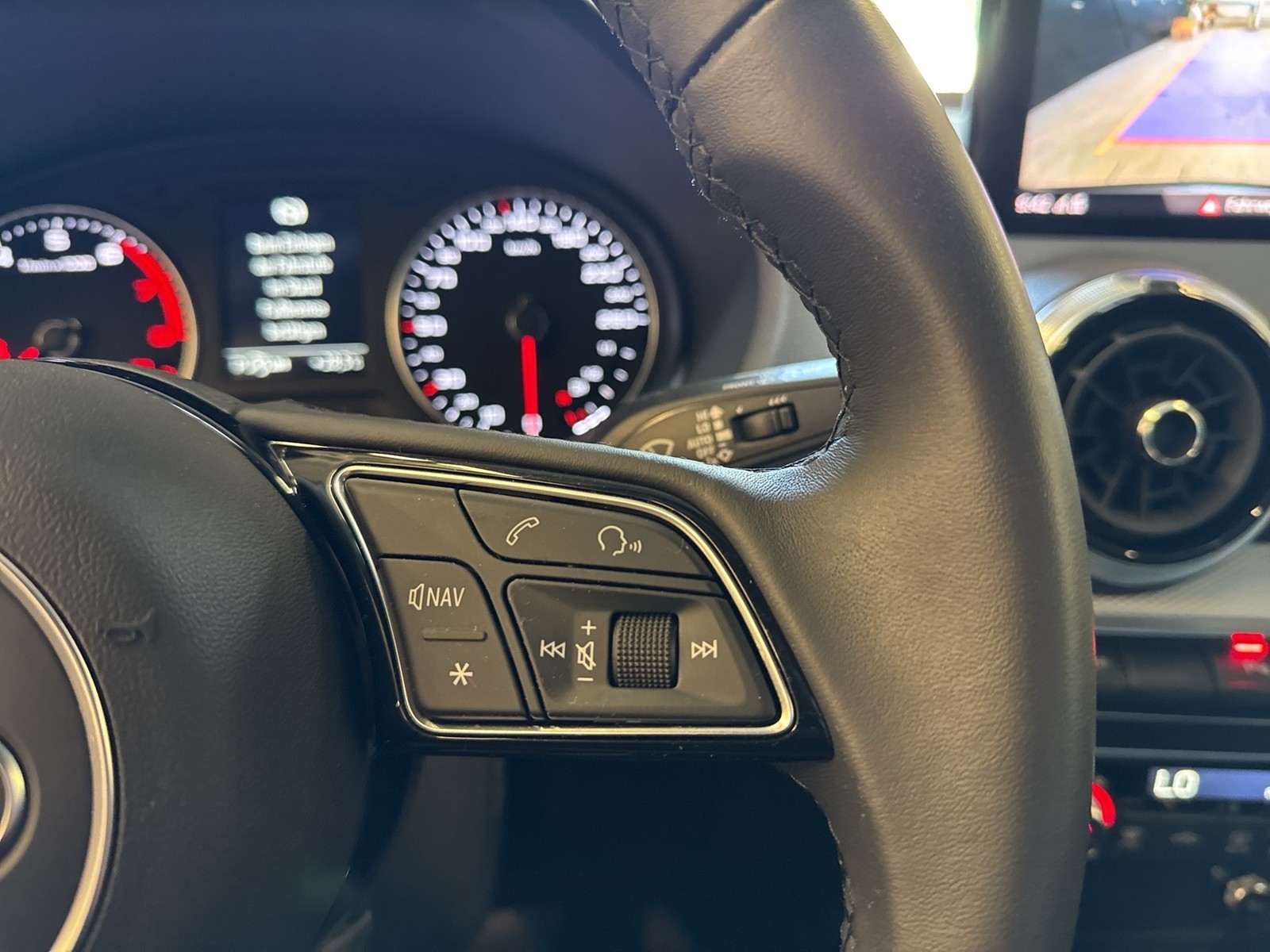 Audi Q2 35 S LINE BLACKPAK KAMERA ALU18" eKLAPPE