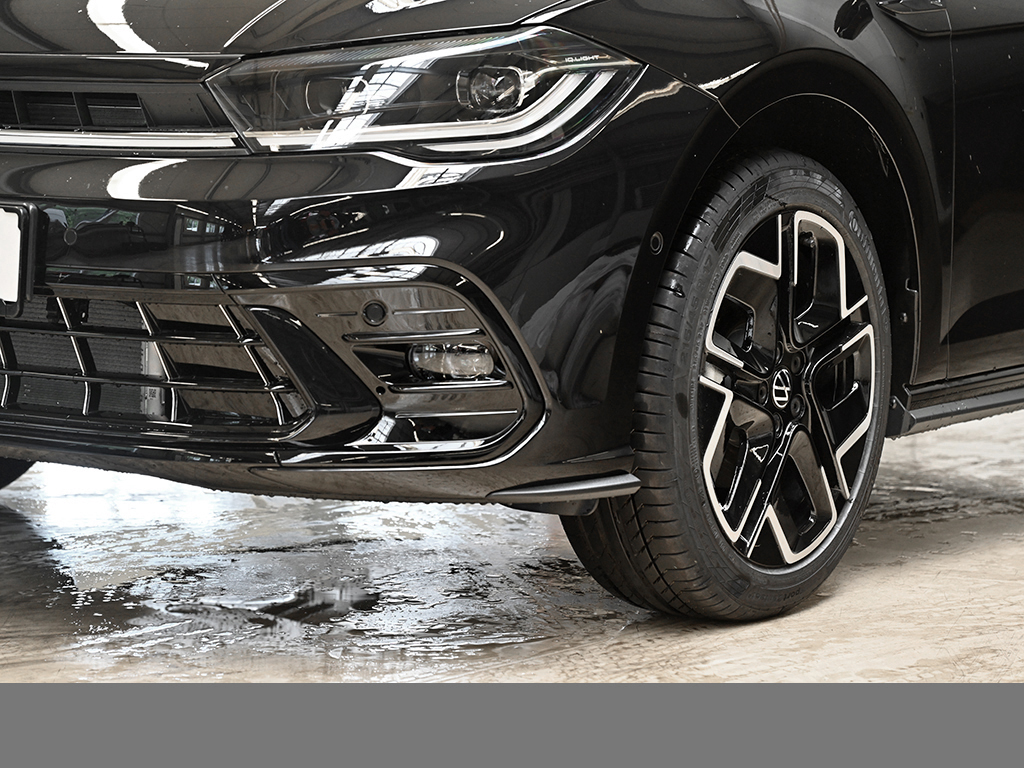 Volkswagen Polo 1.0 R-LINE CAM ACC LM17 NAVI CARPLAY SITZHZ