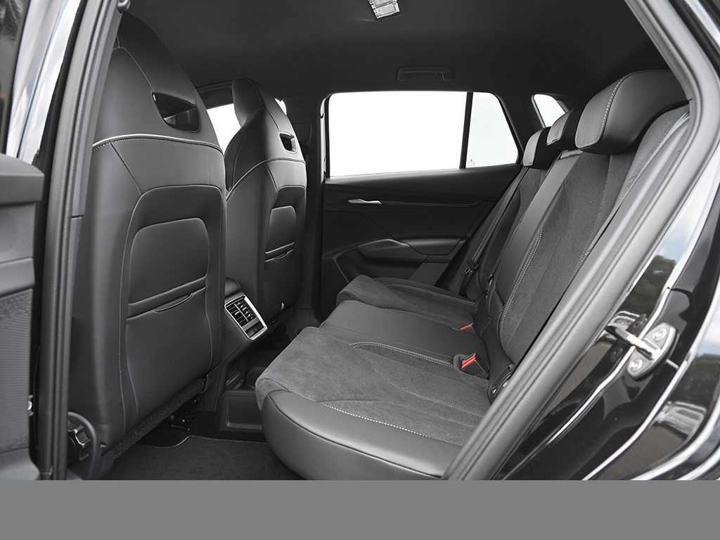 Skoda Elroq 60 SPORTLINE CAM ACC LM20 E-KLAPPE NAVI