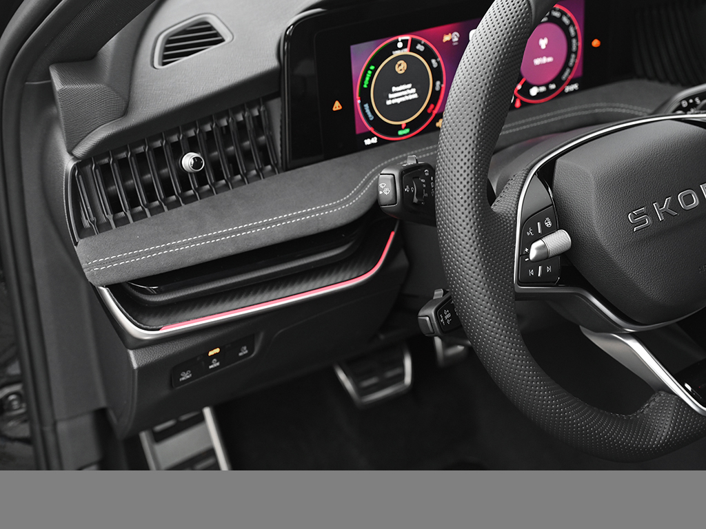 Skoda Superb Combi 1.5 iV SPORTLINE CAM ACC LM19 NAVI