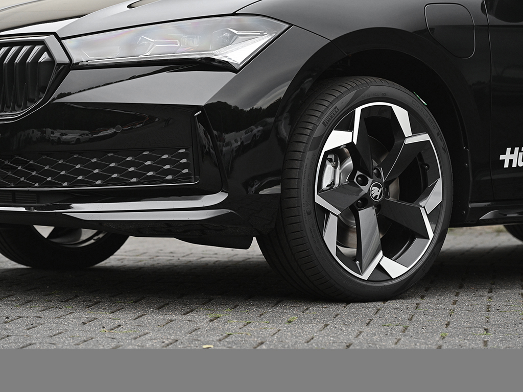 Skoda Superb Combi 1.5 iV SPORTLINE CAM ACC LM19 NAVI