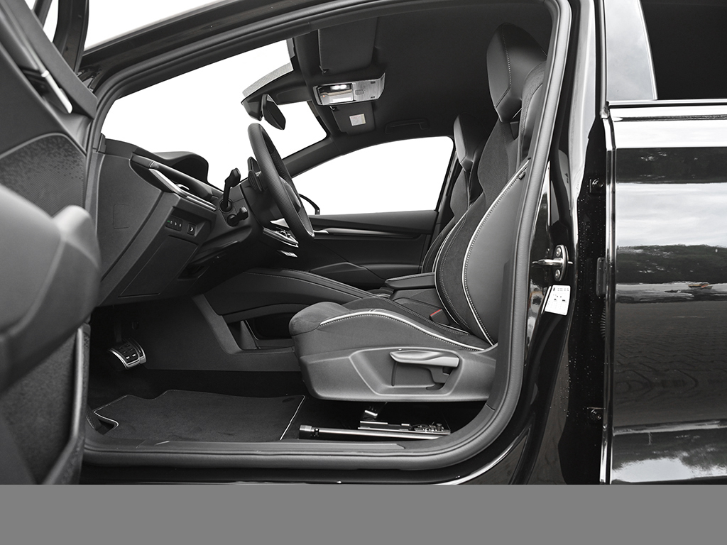 Skoda Elroq 60 SPORTLINE CAM ACC LM20 E-KLAPPE NAVI