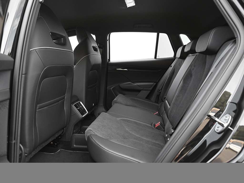 Skoda Elroq 60 SPORTLINE CAM ACC LM20 E-KLAPPE NAVI