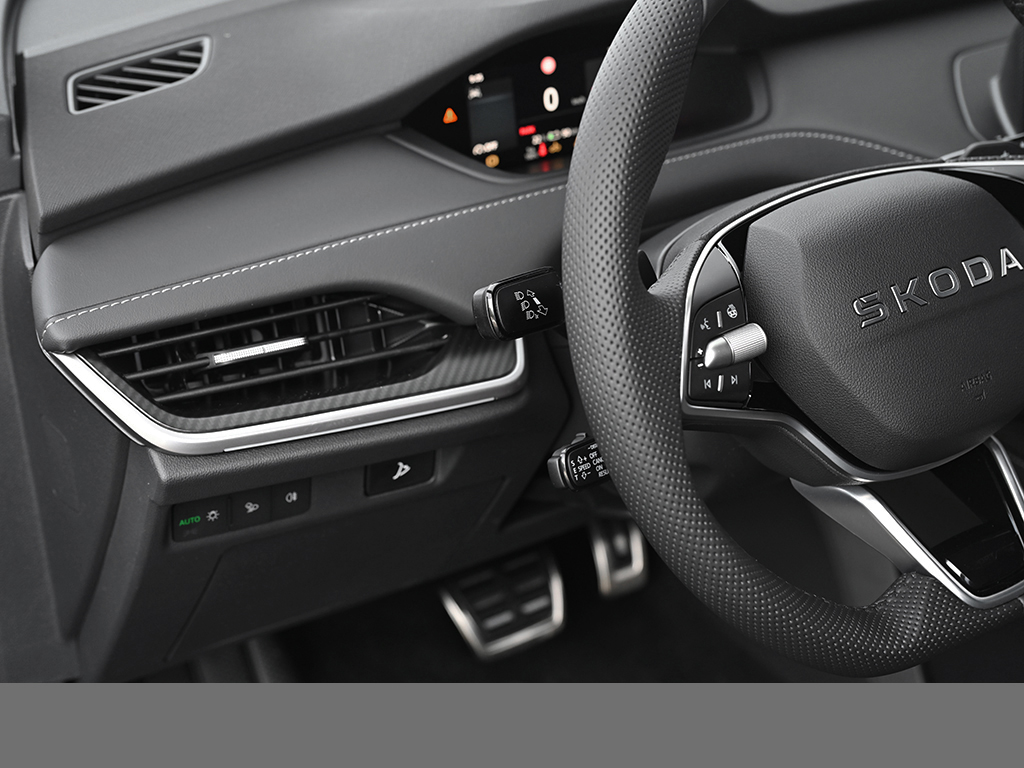 Skoda Elroq 60 SPORTLINE CAM ACC LM20 E-KLAPPE NAVI