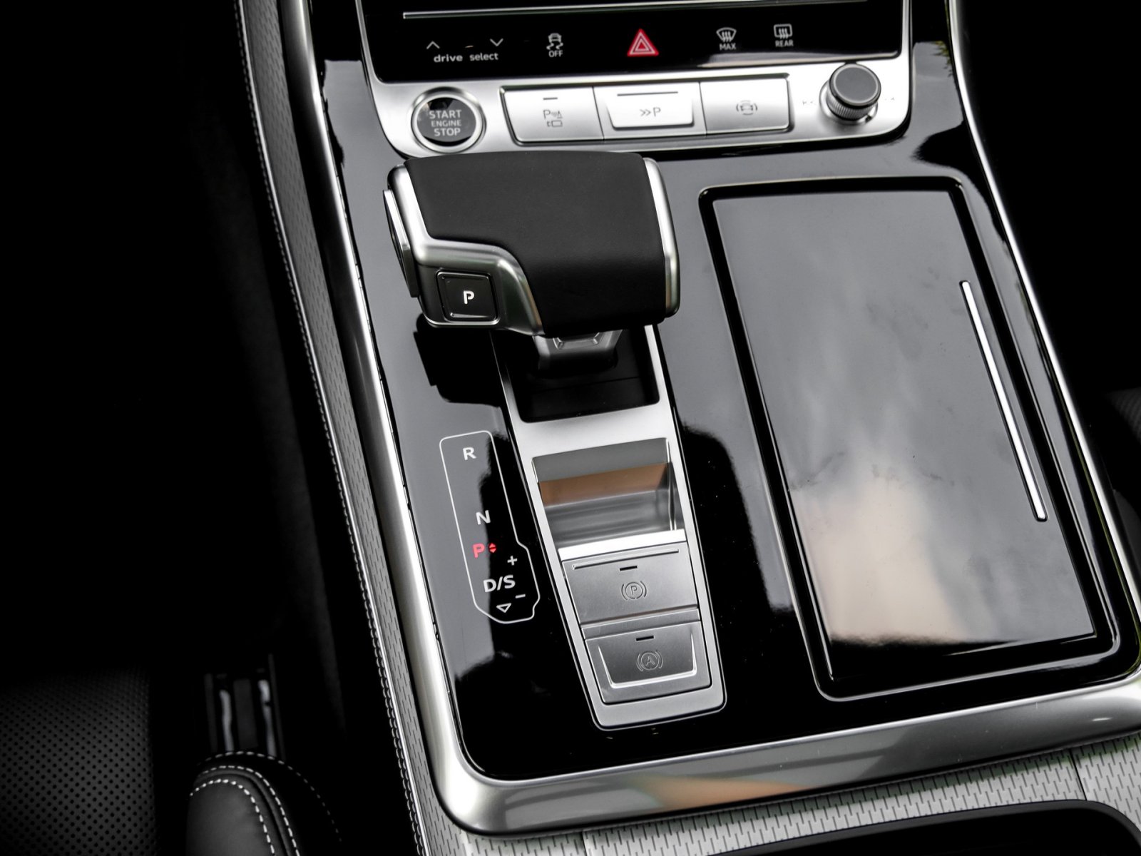 Audi Q8 eHYBRID S LINE PANO AHK B&O ALLRADLENKUNG