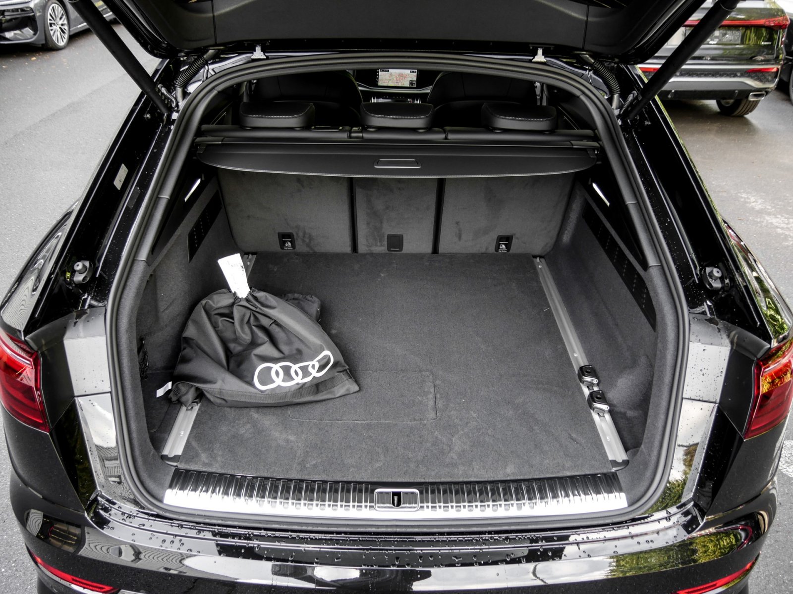 Audi Q8 eHYBRID S LINE PANO AHK B&O ALLRADLENKUNG