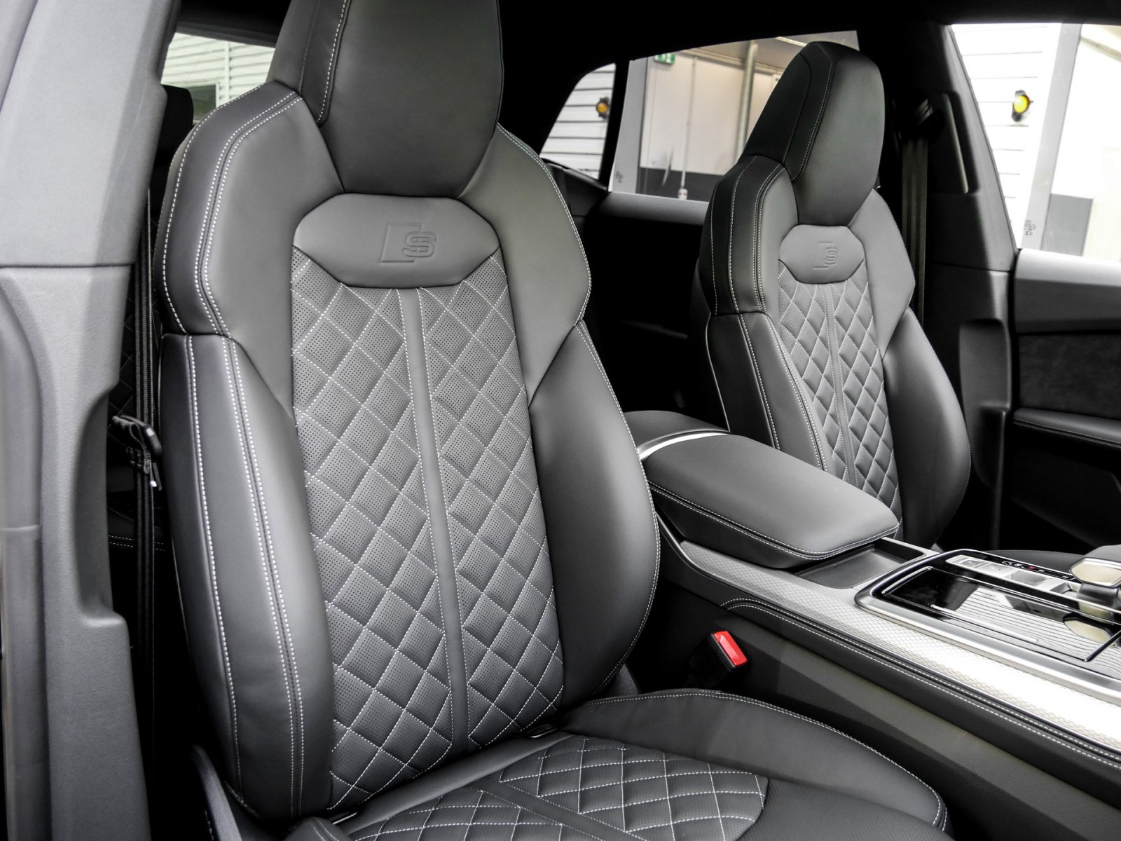 Audi Q8 eHYBRID S LINE PANO AHK B&O ALLRADLENKUNG