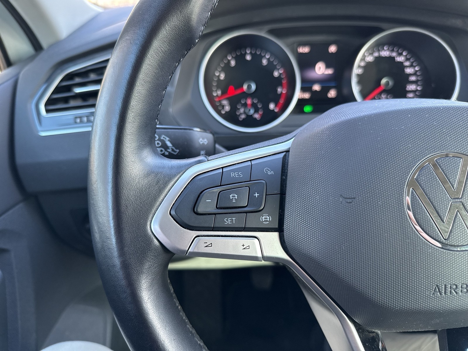 Volkswagen Tiguan Life ALU18 SITZHEIZUNG CARPLAY