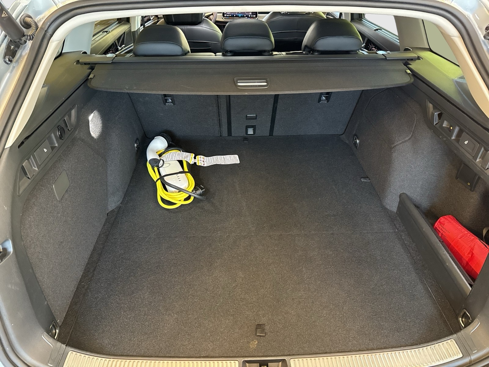 Volkswagen Passat Variant 1.5 HYBRID BUSINESS AHK 360°CAM