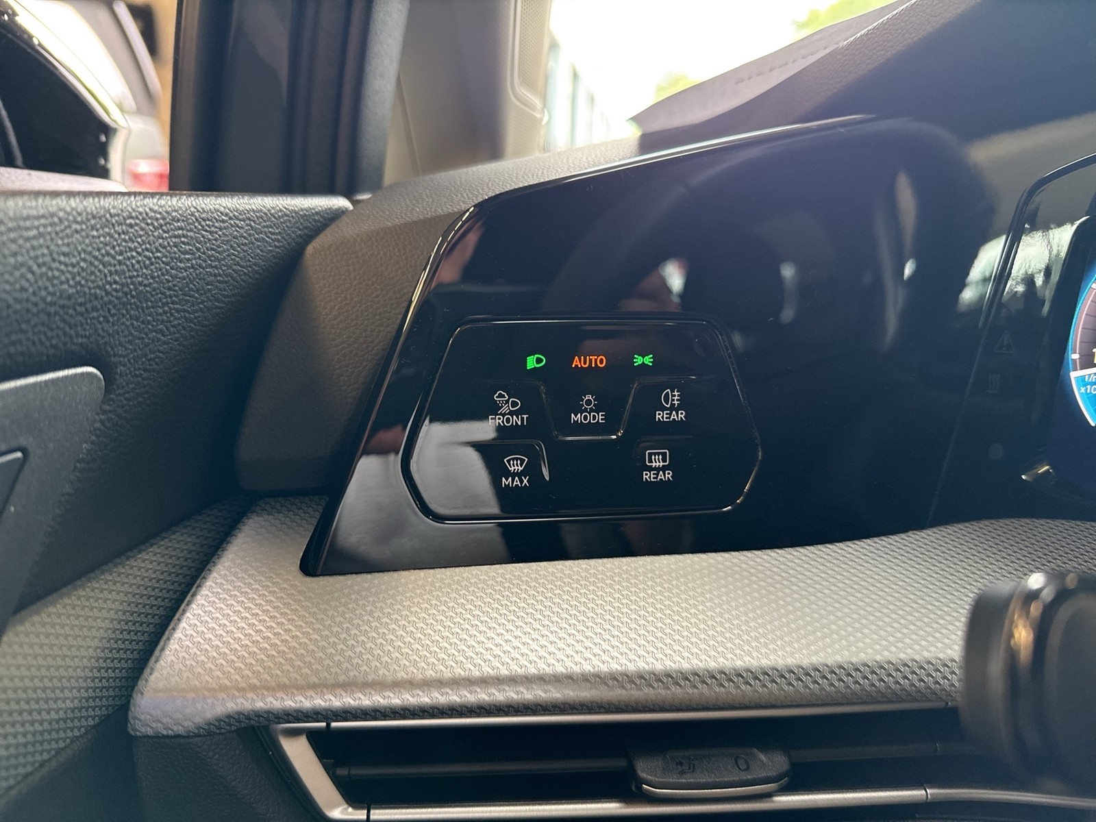 Volkswagen Golf VIII 1.5 eTSI GOAL AHK CAM ACC NAVI LED+