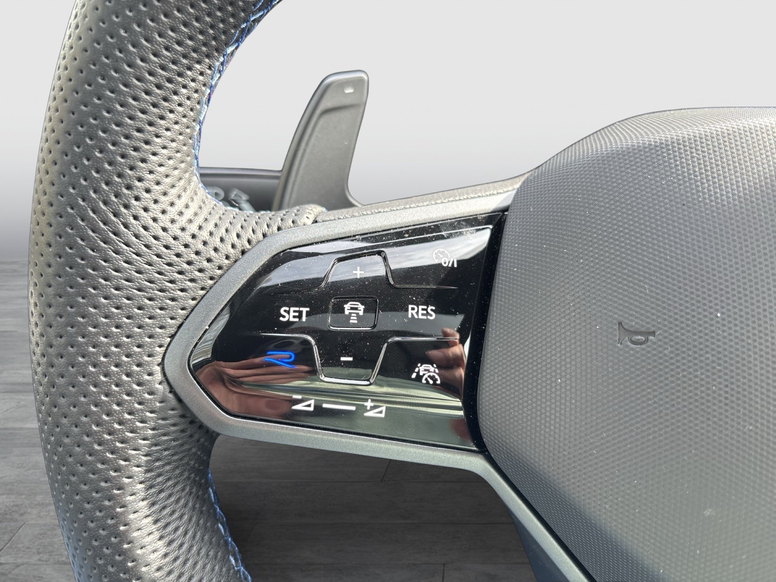 Volkswagen Golf Variant 2.0 R BLACKSTYLE 4X4 PANO ALU19"