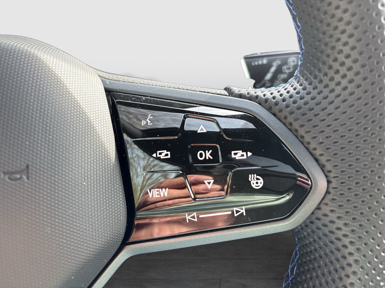 Volkswagen Golf Variant 2.0 R BLACKSTYLE 4X4 PANO ALU19"