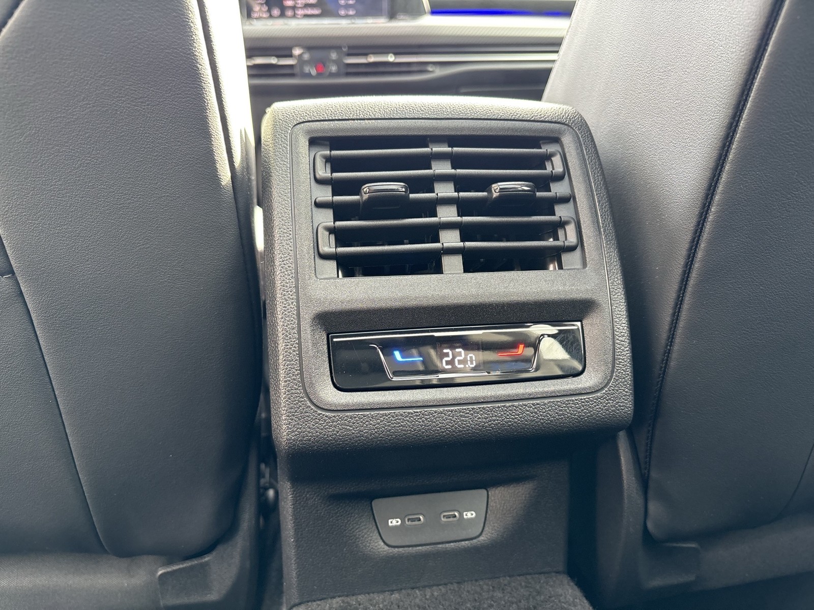 Volkswagen Golf Variant 2.0 R BLACKSTYLE 4X4 PANO ALU19"