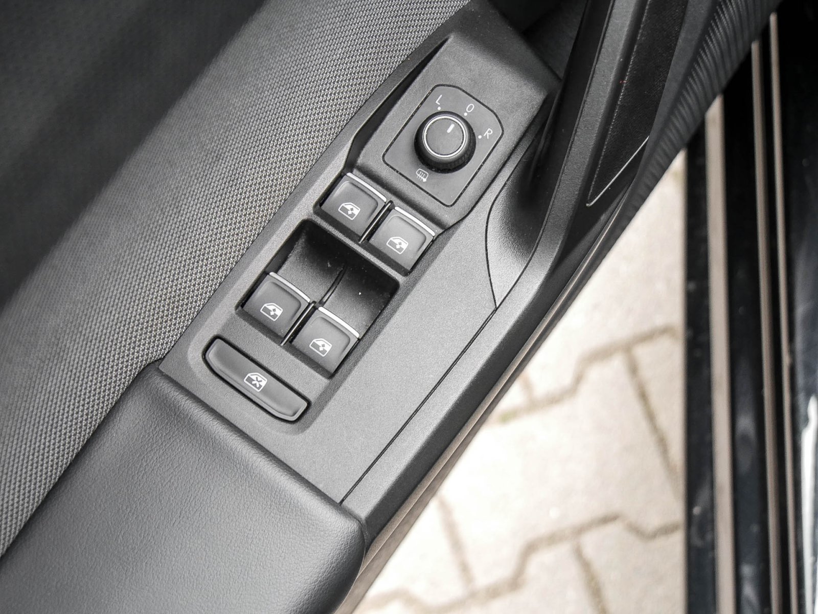 Seat Leon ST 1.5 eTSI STYLE NAVI ALU SITZHEIZUNG LED