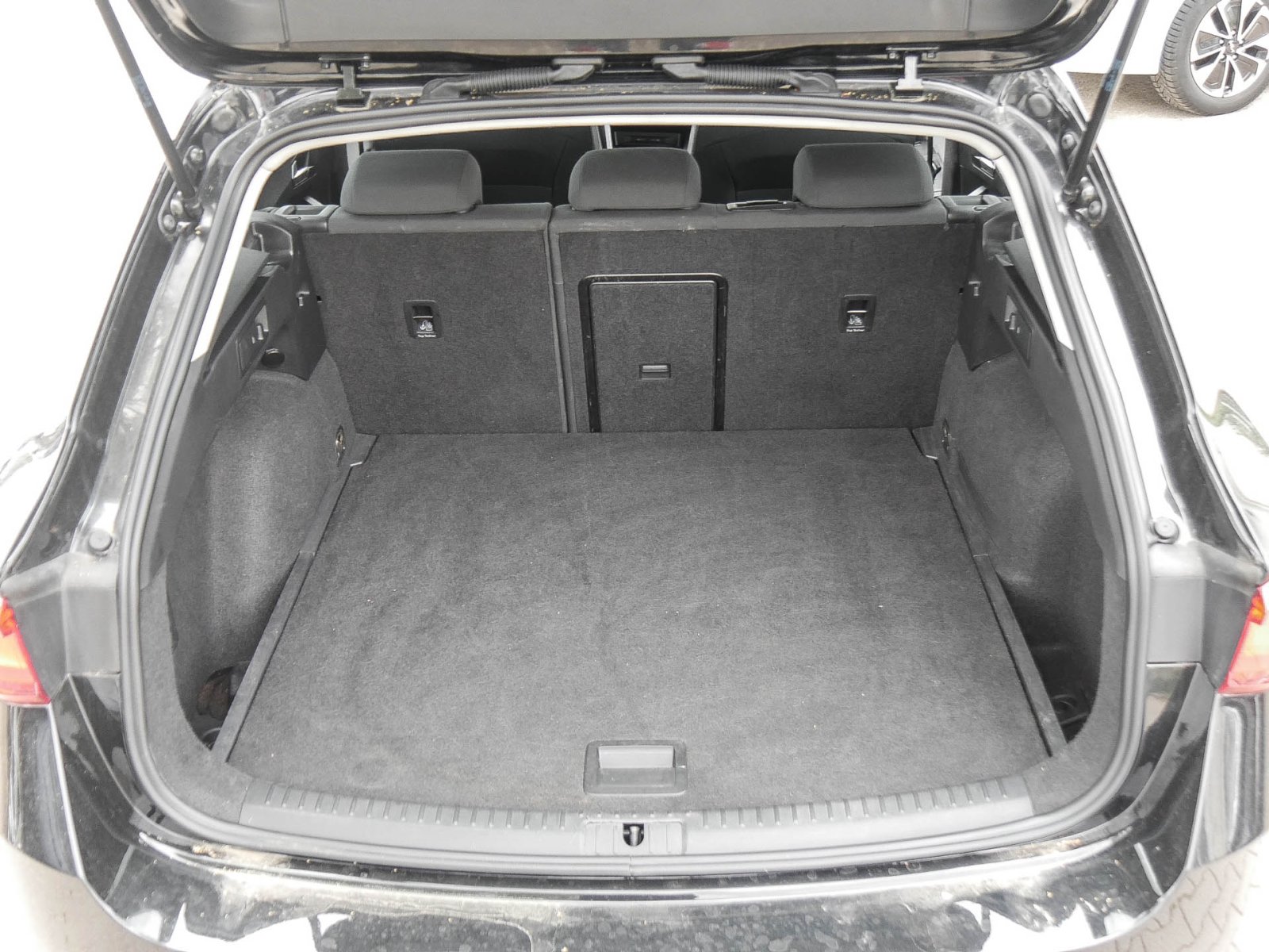 Seat Leon ST 1.5 eTSI STYLE NAVI ALU SITZHEIZUNG LED