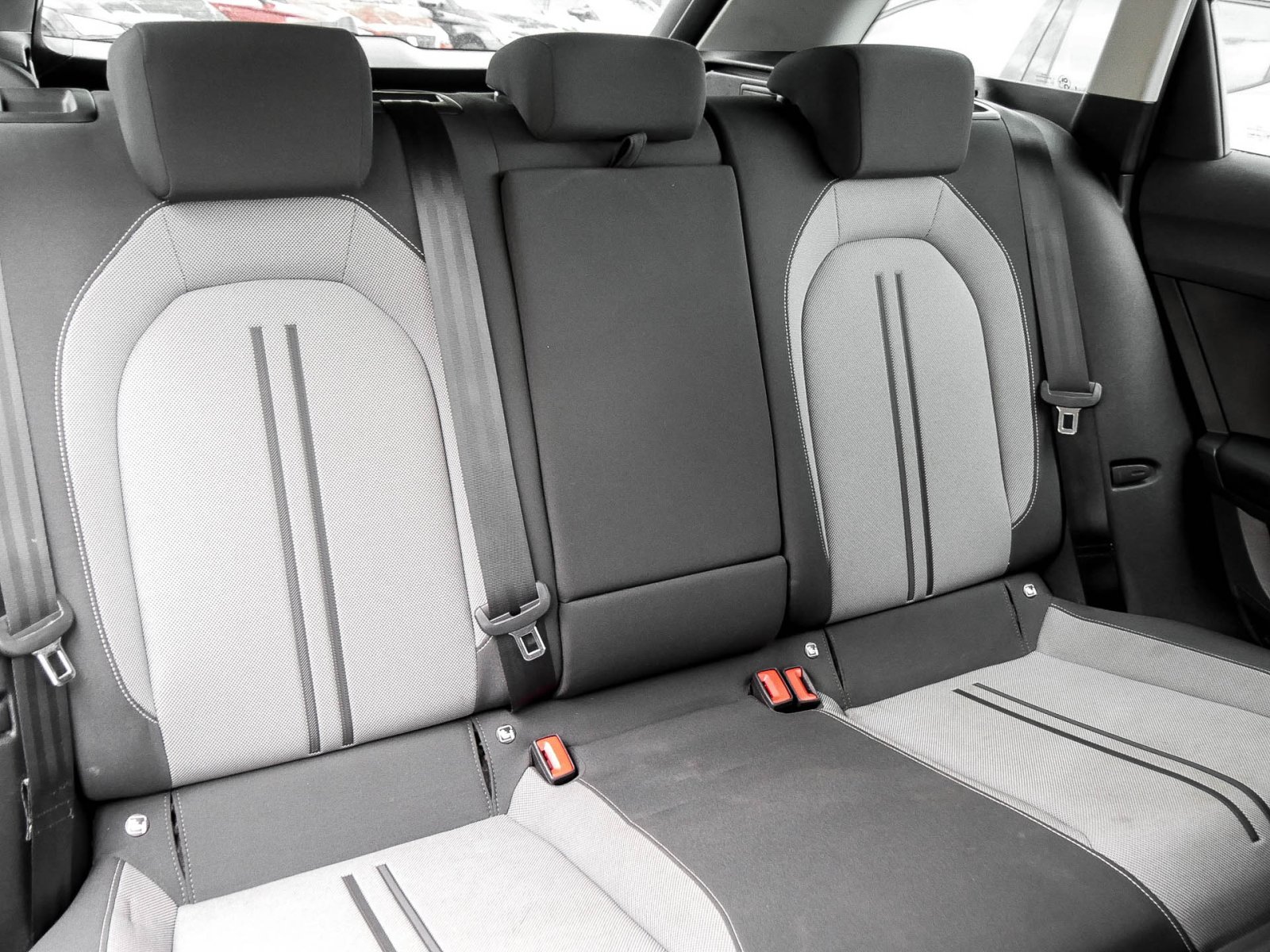 Seat Leon ST 1.5 eTSI STYLE NAVI ALU SITZHEIZUNG LED
