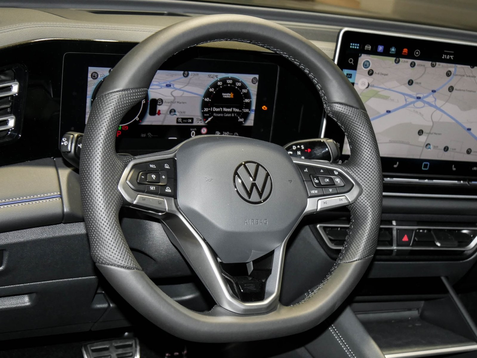 Volkswagen Tiguan 2.0 R-LINE DSG BLACKSTYLE AHK eKLAPPE