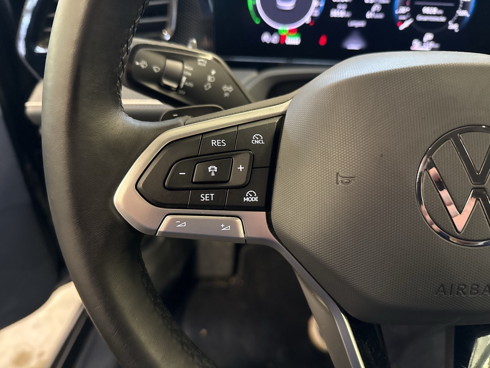 Volkswagen Passat Variant 1.5 HYBRID BUSINESS AHK CAM ACC