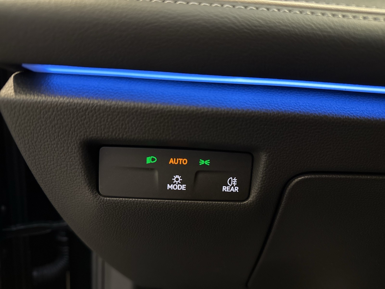 Volkswagen Passat Variant 1.5 HYBRID BUSINESS AHK CAM ACC