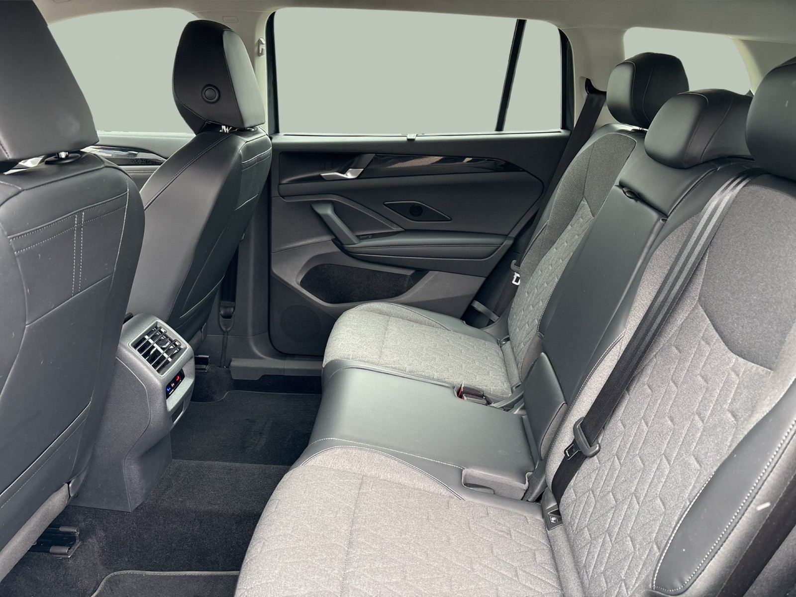 Volkswagen Tayron 1.5 HYBRID LIFE AHK CAM ACC LM18 CARPLAY