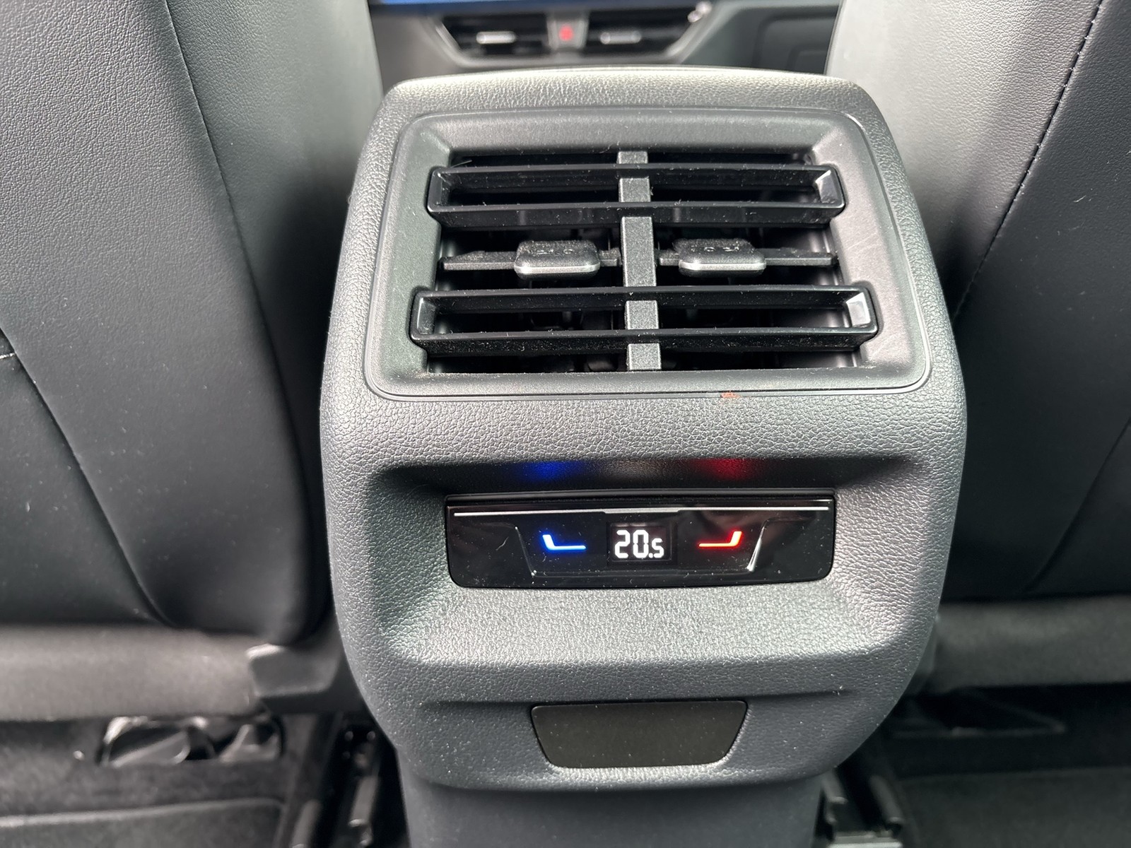 Volkswagen Tayron 1.5 HYBRID LIFE AHK CAM ACC LM18 CARPLAY